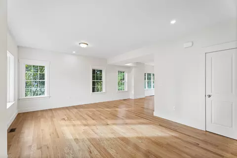 Living - 76 Valmor St, Worcester, MA 01604 photo 4 of 7