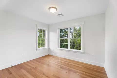 Bedroom - 76 Valmor St, Worcester, MA 01604 photo 5 of 9