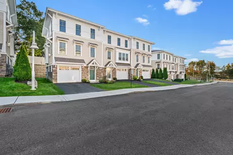 16 Hines Way #16, Newburyport, MA 01950