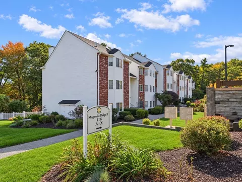 116 Tall Oaks Dr #M, Weymouth, MA 02190