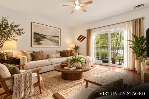 Living - 36 Augustus Ct #1002, Reading, MA 01867 photo 2 of 4