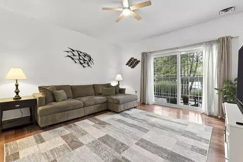 Living - 36 Augustus Ct #1002, Reading, MA 01867 photo 1 of 4