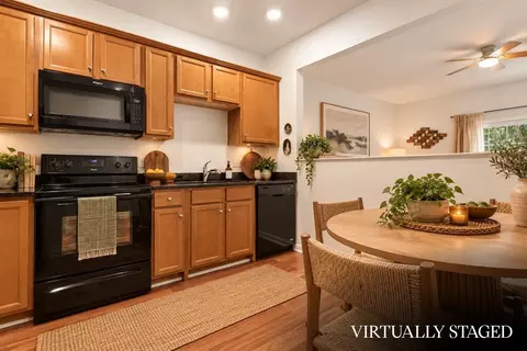 Kitchen - 36 Augustus Ct #1002, Reading, MA 01867 photo 2 of 5