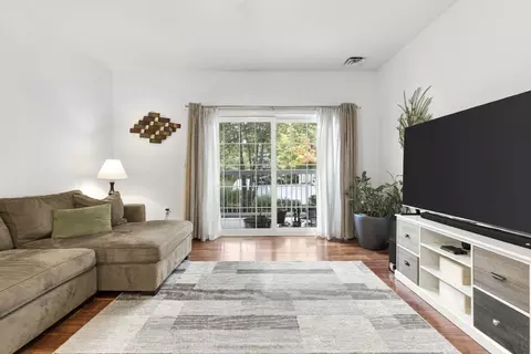 Living - 36 Augustus Ct #1002, Reading, MA 01867 photo 3 of 4