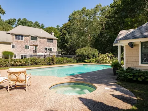 347 Tremont St, Duxbury, MA 02332