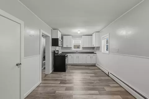 Entry Way - 144 Choate St, Fall River, MA 02723 photo 5 of 7