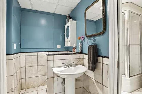 Bath - 8 Hearthridge Dr, Canton, MA 02021 photo 5 of 6