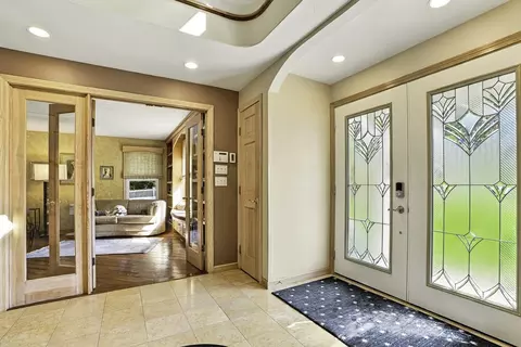 Entry Way - 8 Hearthridge Dr, Canton, MA 02021 photo 2 of 3