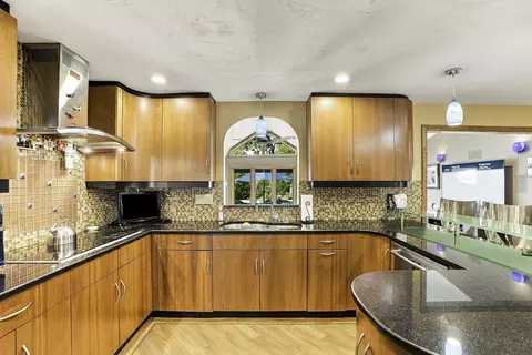 Kitchen - 8 Hearthridge Dr, Canton, MA 02021 photo 4 of 5