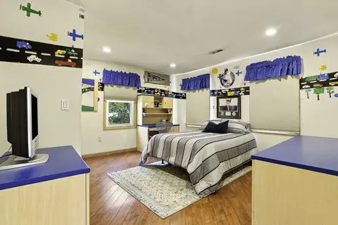 Bedroom - 8 Hearthridge Dr, Canton, MA 02021 photo 2 of 4