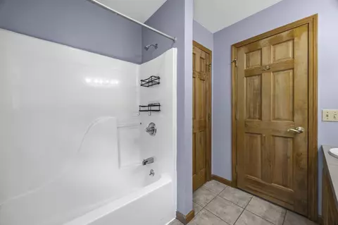 Bath - 35 Lemnos Ln, Springfield, MA 01119 photo 3 of 3