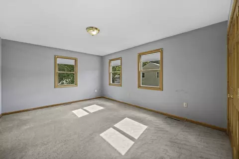 Bedroom - 35 Lemnos Ln, Springfield, MA 01119 photo 2 of 7