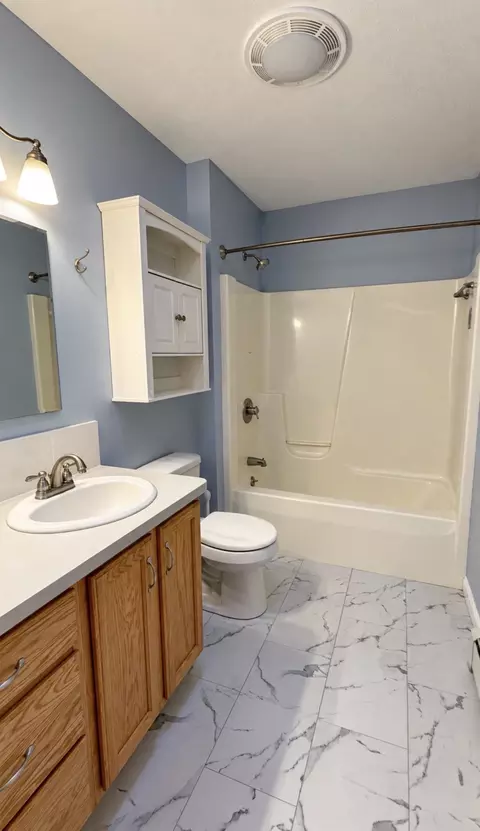 Bath - 2 Grandview Ln, Easthampton, MA 01027 photo 1 of 2
