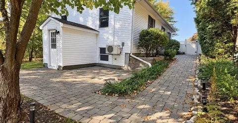 Exterior - 2 Grandview Ln, Easthampton, MA 01027 photo 5 of 12