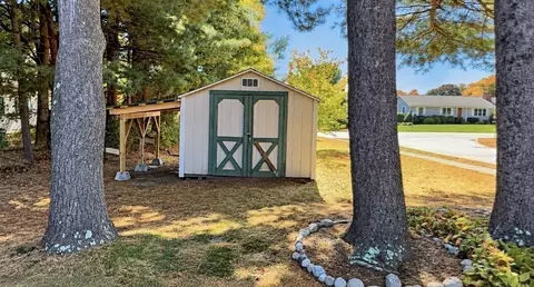Exterior - 2 Grandview Ln, Easthampton, MA 01027 photo 9 of 12
