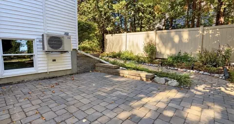 Exterior - 2 Grandview Ln, Easthampton, MA 01027 photo 4 of 12