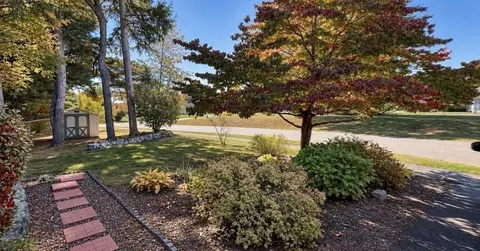 Exterior - 2 Grandview Ln, Easthampton, MA 01027 photo 11 of 12