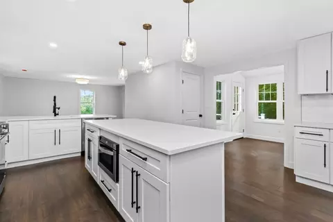 Entry Way - 21 Fairfield St, Maynard, MA 01754 photo 1 of 2