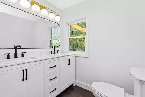 Bath - 21 Fairfield St, Maynard, MA 01754 photo 6 of 8