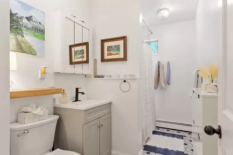 Bath - 401 Cabot St #4, Beverly, MA 01915 photo 3 of 3