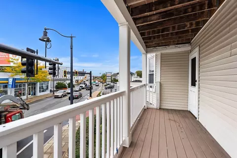 Exterior - 401 Cabot St #4, Beverly, MA 01915 photo 3 of 4