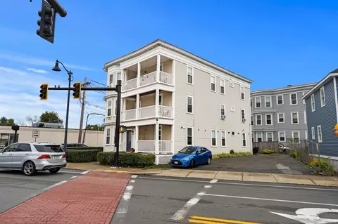 Exterior - 401 Cabot St #4, Beverly, MA 01915 photo 2 of 4