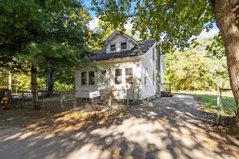 21 Roosevelt Rd, Tewksbury, MA 01876