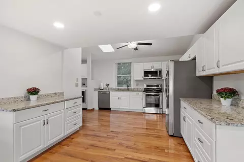 Kitchen - 7 Hutton St, Danvers, MA 01923 photo 2 of 4