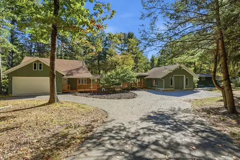 148 Rutland St, Carlisle, MA 01741