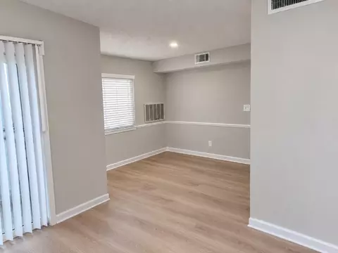 Living - 6 Beals Cove Rd #G, Hingham, MA 02043 photo 5 of 6