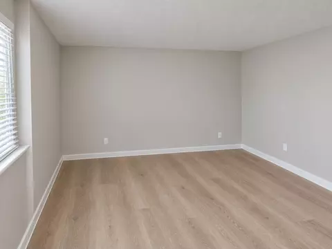 Living - 6 Beals Cove Rd #G, Hingham, MA 02043 photo 6 of 6