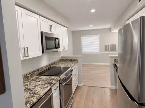 Kitchen - 6 Beals Cove Rd #G, Hingham, MA 02043 photo 2 of 2