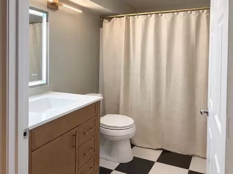Bath - 6 Beals Cove Rd #G, Hingham, MA 02043 photo 1 of 1