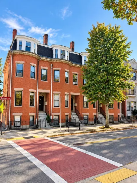 210 Washington Ave #4, Chelsea, MA 02150