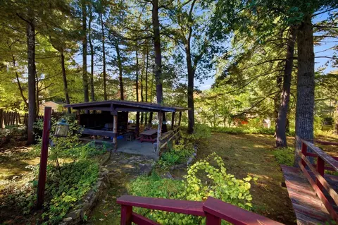 Exterior - 58 Pine Hill Rd, Springfield, MA 01118 photo 5 of 10