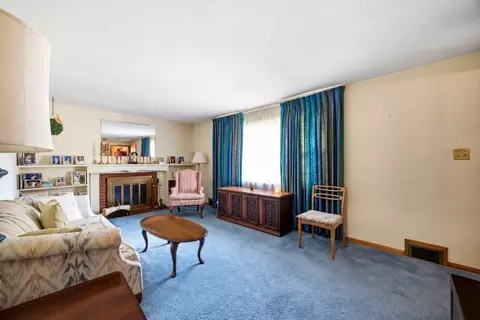 Living - 58 Pine Hill Rd, Springfield, MA 01118 photo 1 of 4
