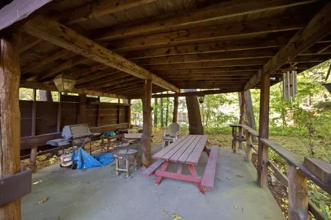Exterior - 58 Pine Hill Rd, Springfield, MA 01118 photo 6 of 10