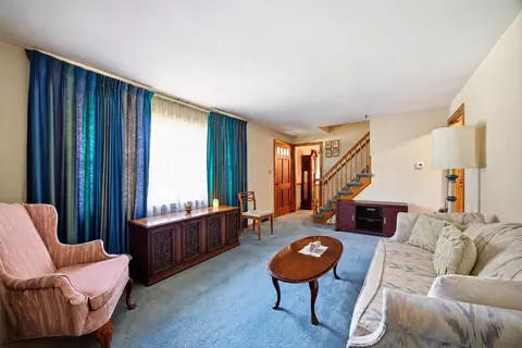 Living - 58 Pine Hill Rd, Springfield, MA 01118 photo 3 of 4