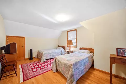 Bedroom - 58 Pine Hill Rd, Springfield, MA 01118 photo 4 of 9