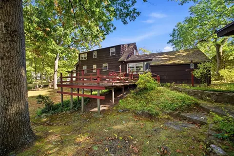 Exterior - 58 Pine Hill Rd, Springfield, MA 01118 photo 7 of 10
