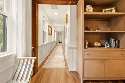 Entry Way - 109 Glen St, Rowley, MA 01969 photo 2 of 4