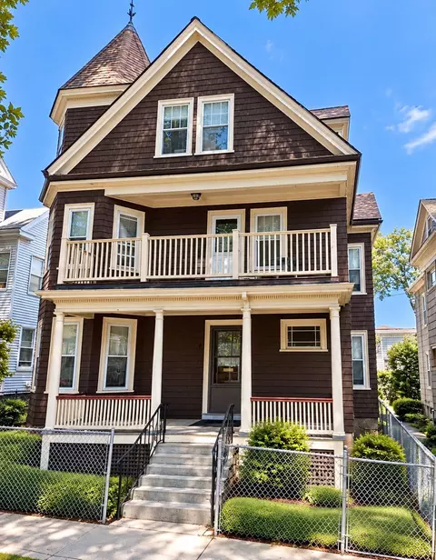 10 Samoset St, Boston, MA 02124