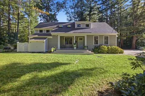 344 Temple St, Duxbury, MA 02332