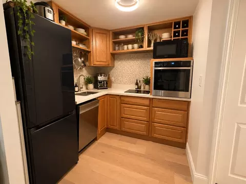 Kitchen - 15 Ferry St #17, Everett, MA 02149 photo 2 of 3