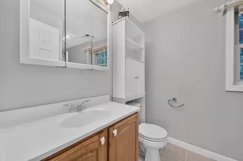 Bath - 3 Gates Cir # -A, Worcester, MA 01603 photo 4 of 5