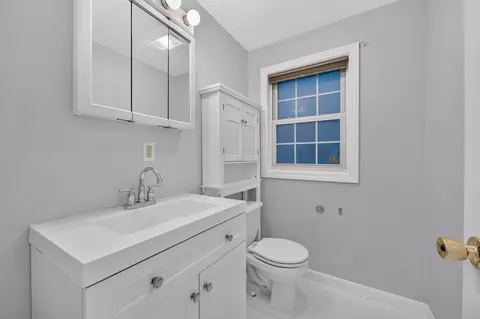 Bath - 3 Gates Cir # -A, Worcester, MA 01603 photo 1 of 5