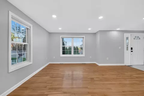 Living - 3 Gates Cir # -A, Worcester, MA 01603 photo 2 of 9