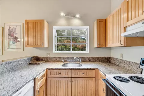 Kitchen - 98 Shellback Way #98, Mashpee, MA 02649 photo 2 of 3