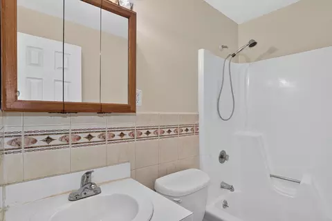 Bath - 9 Davis Rd #C8, Acton, MA 01720 photo 1 of 1