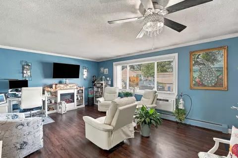 Living - 75 Outer Dr #75, Chicopee, MA 01022 photo 2 of 4